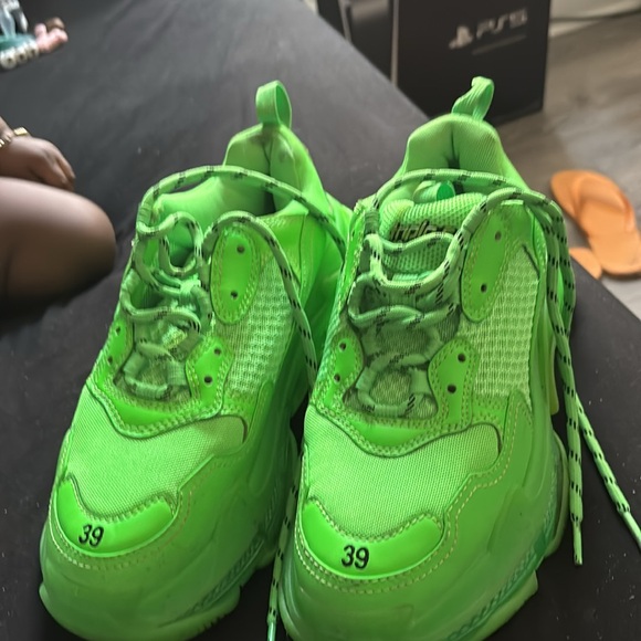 Lime green Balenciaga - Picture 7 of 15